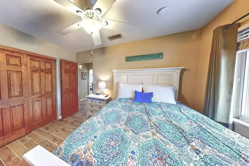 Peacock Bungalow - Left