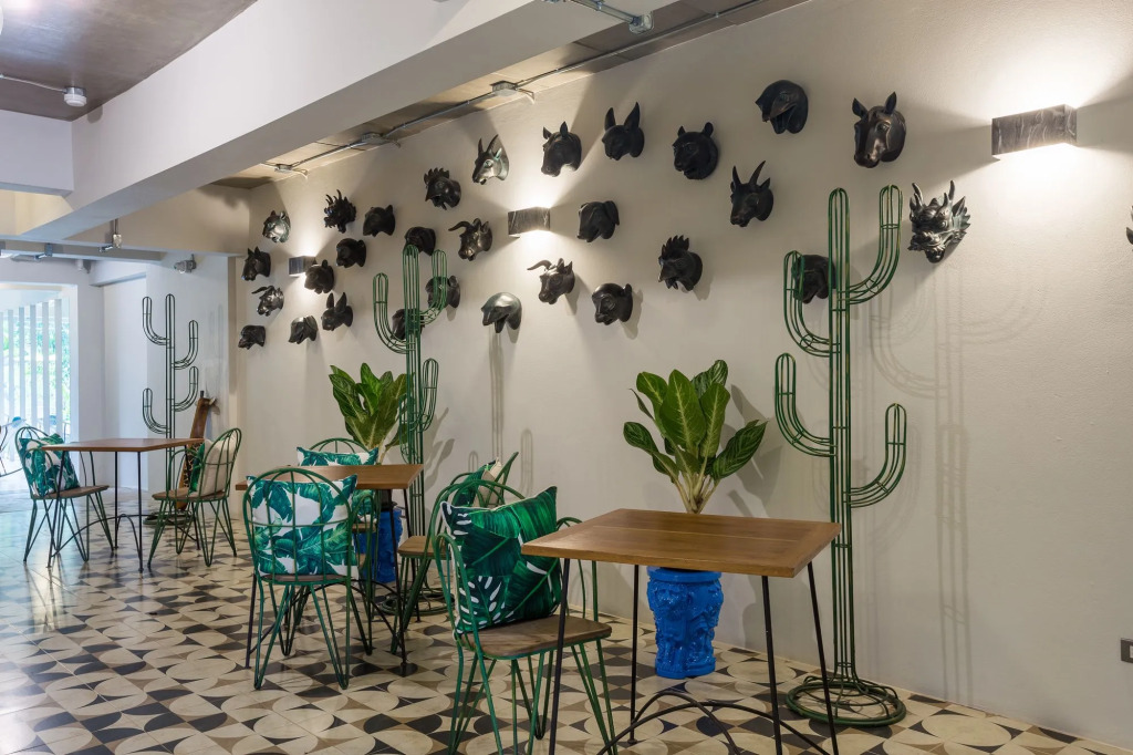 River Art Hotel