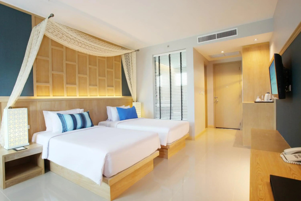 CRAFT Resort & Villas, Phuket Town - scheduled shuttle to Phuket Old Town