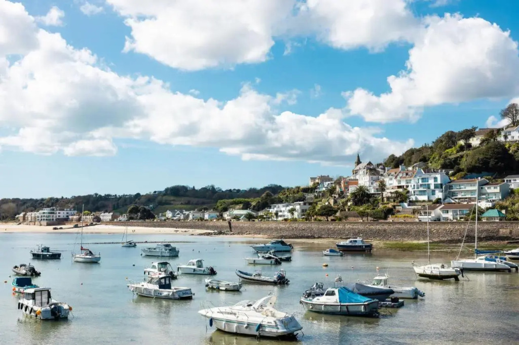 The Moorings Hotel & Restaurant