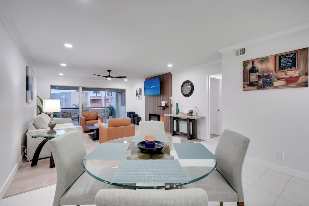 Old Town Oasis! Modern Unit w/ Resort-style Pool