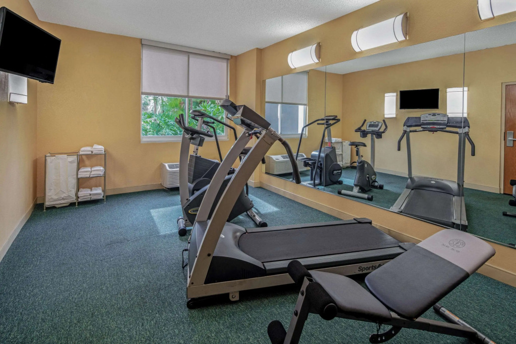La Quinta by Wyndham Naples Downtown