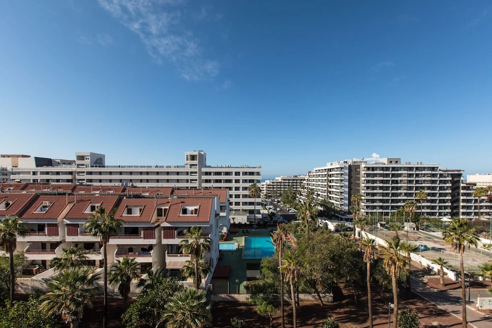 Tenerife South Shore Apartament, Coastal Lifestyle