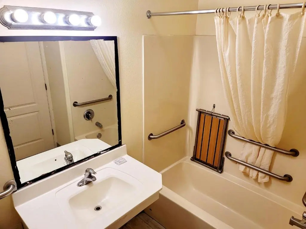 Casa Bella Hotel and Suites