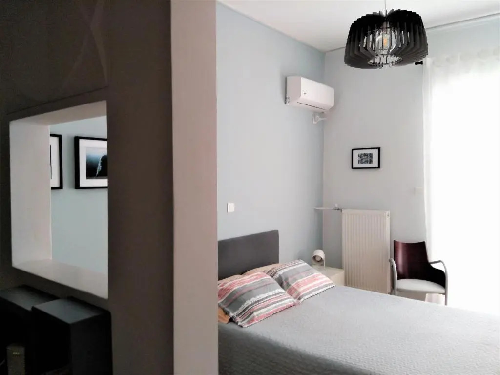 Athens Pangrati modern apt 10min to metro