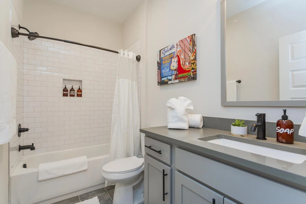 Bachelor/ette Buy 3 Nights get 4th Free Near Downtown Prn1