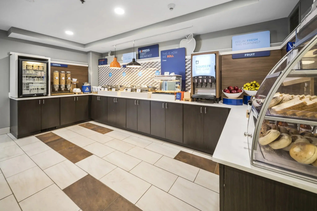 Holiday Inn Express Chicago Northwest-Vernon Hills by IHG