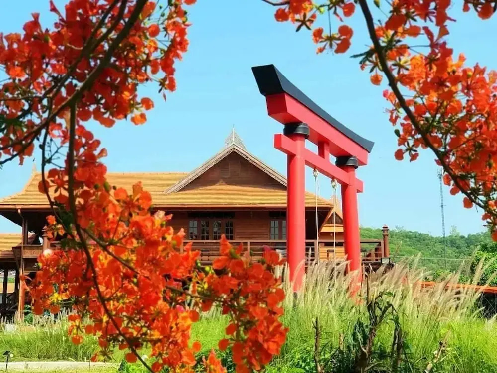 Baan mansin บ้านม่านศิลป์
