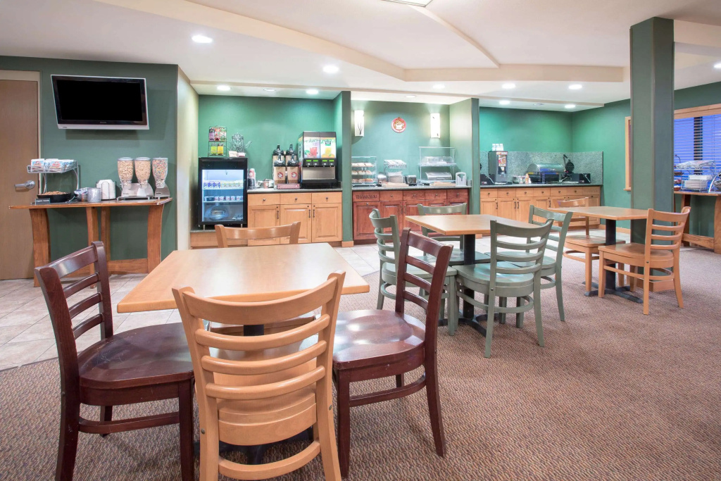 AmericInn by Wyndham Laramie Near University of Wyoming