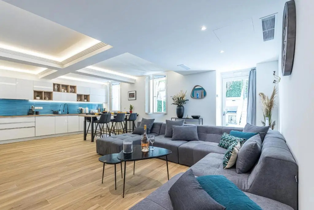 Luxury 3 Bdr Garden & Parking - Angels' Garden