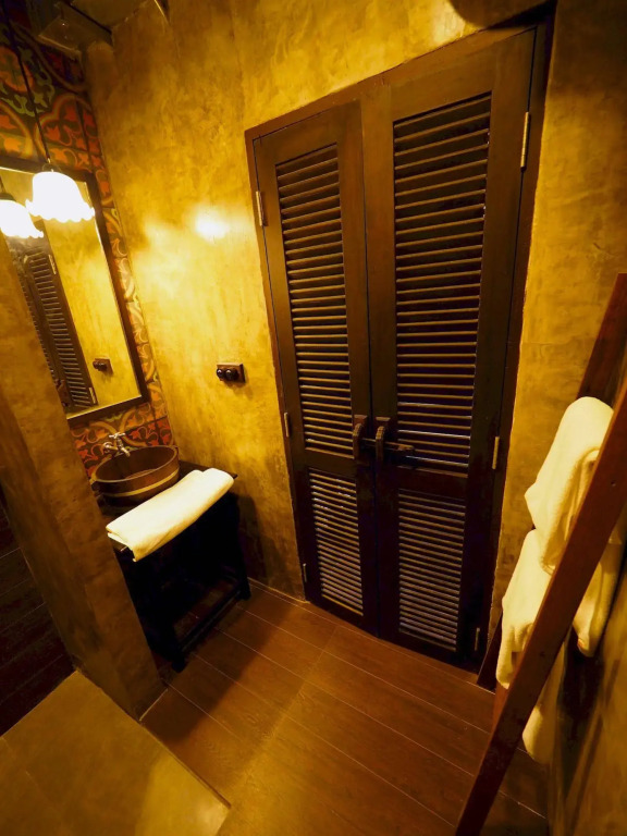 Chao Hostel