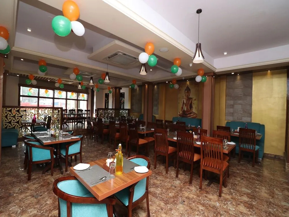 OYO 14898 Hotel Dwarika