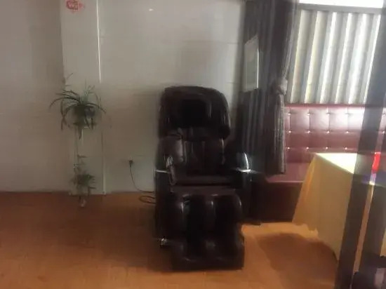 Xinyang Blue Moon Hotel