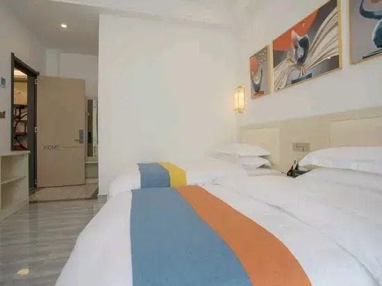 Wood House Fashion Hotel
