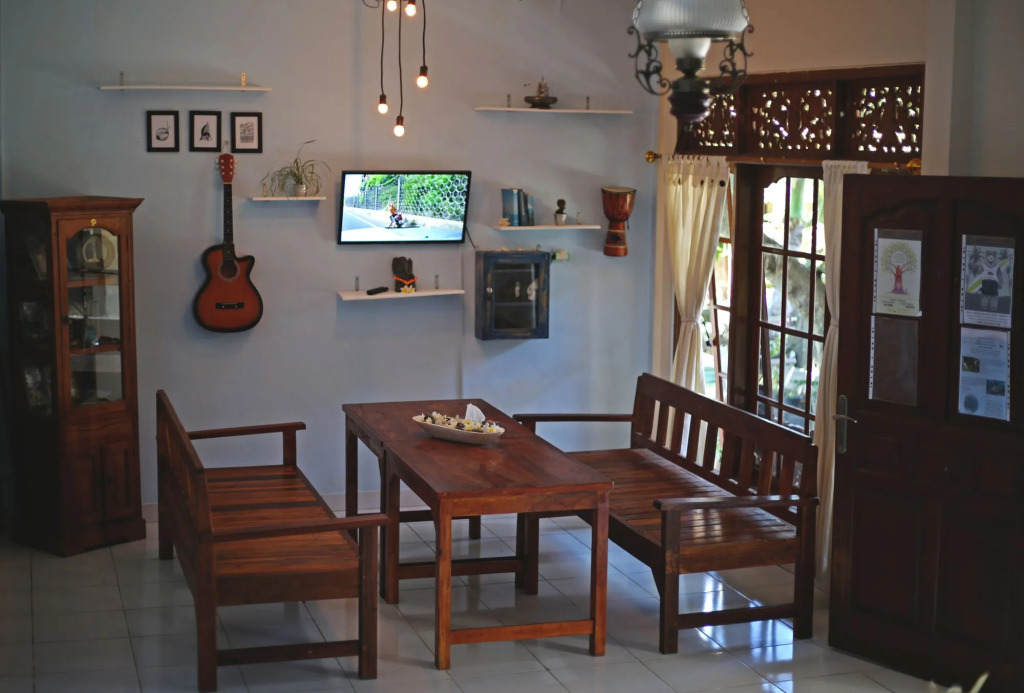 Surfers House