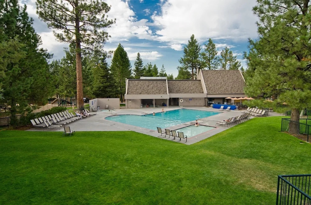 Ski House 230