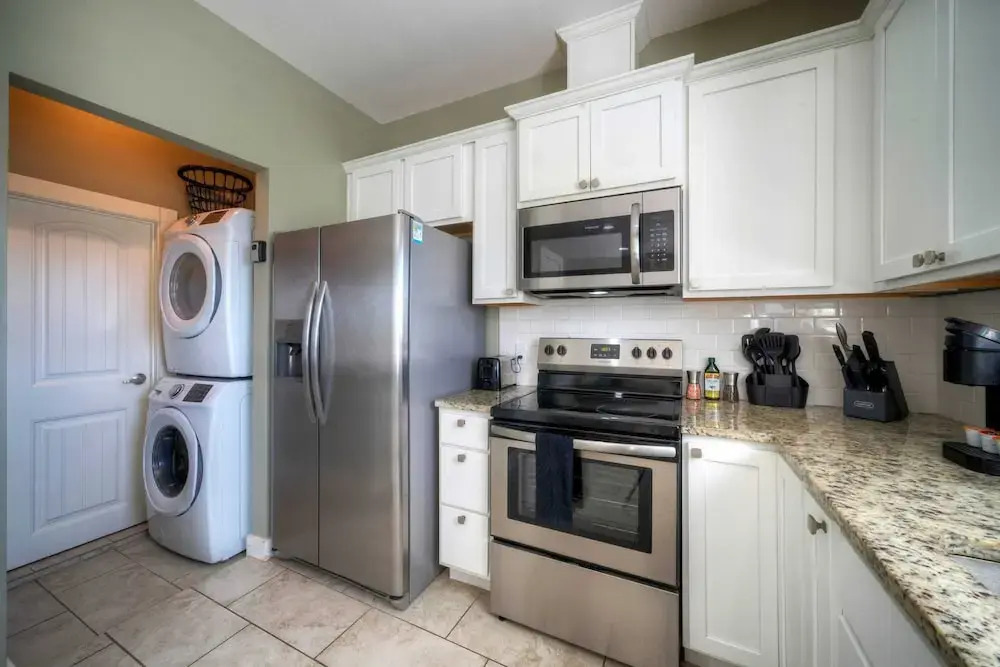 Ridley Retreat Community Pool, Mins to the Beach Corpus Christi + Port A