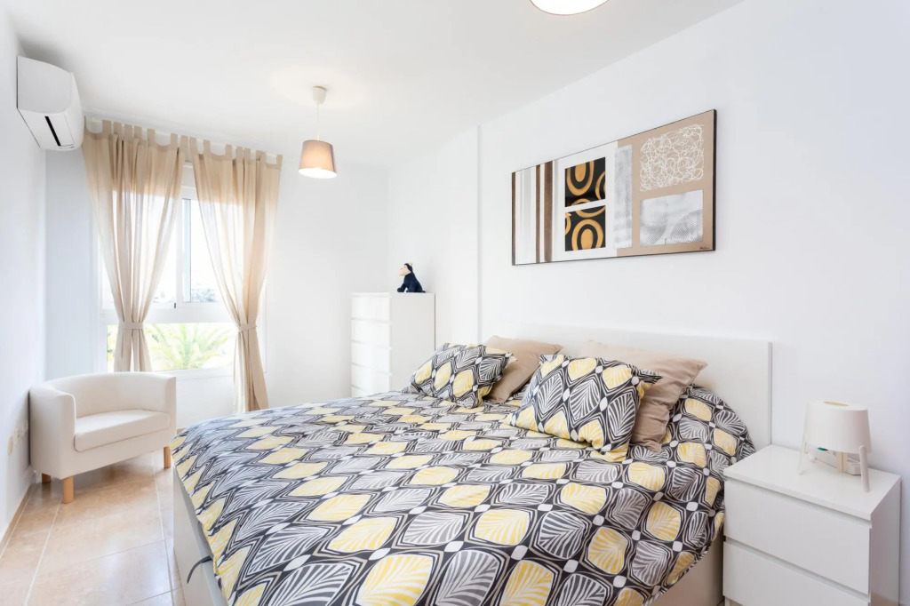 Home2Book Beautiful Duplex Parque La Reina + Wifi