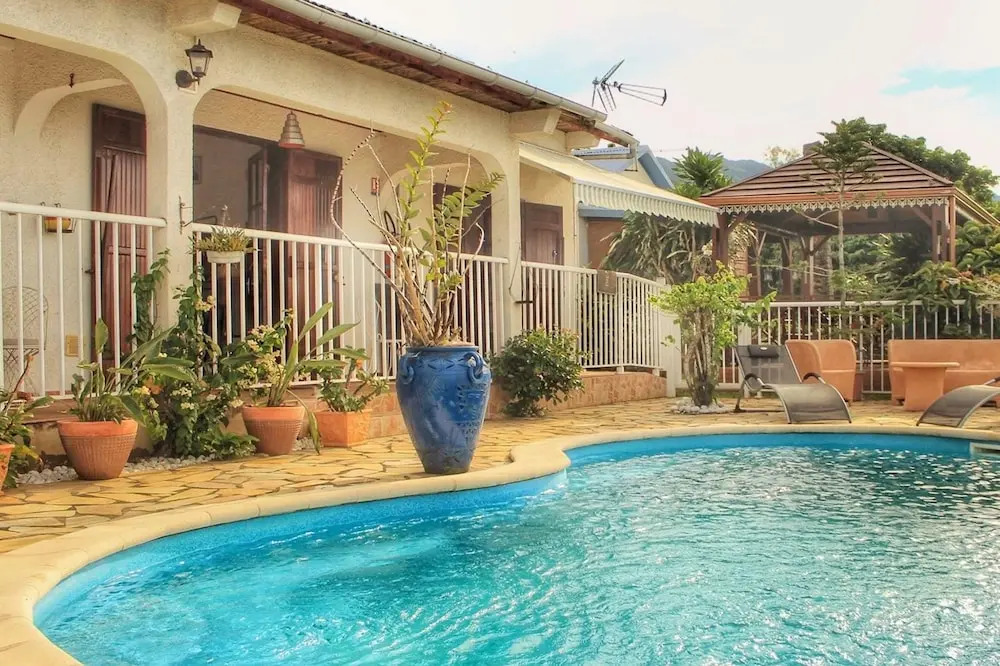 House With one Bedroom in Saint-louis, With Pool Access, Enclosed Gard