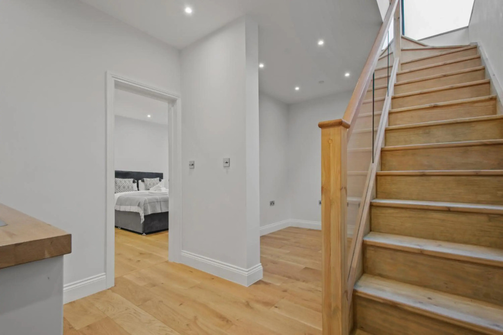 Capacious Three Bed Apartment in Slindon Court