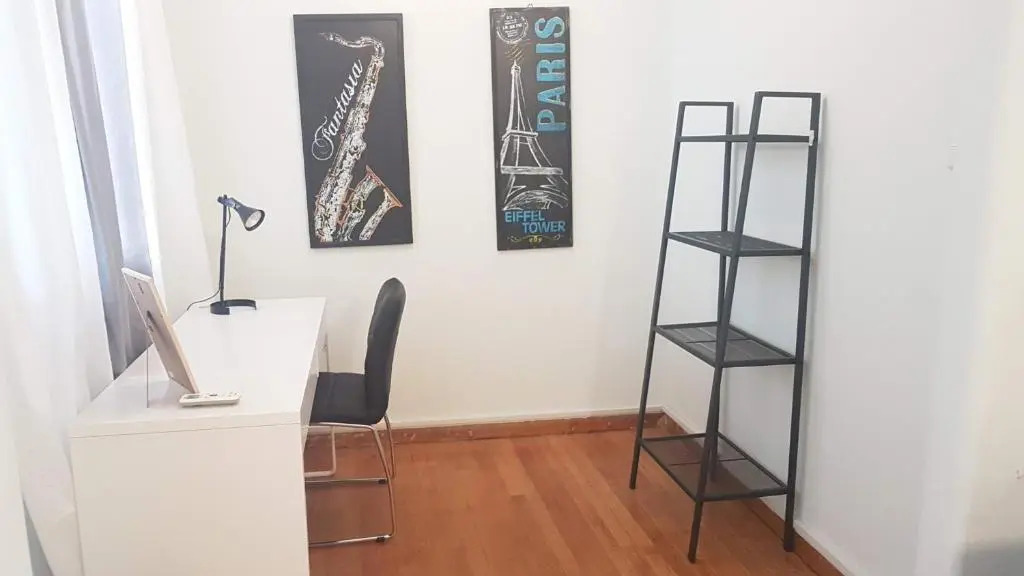 Violet Errathens Apartment - Athens Center, 7 BD, 3 BATH