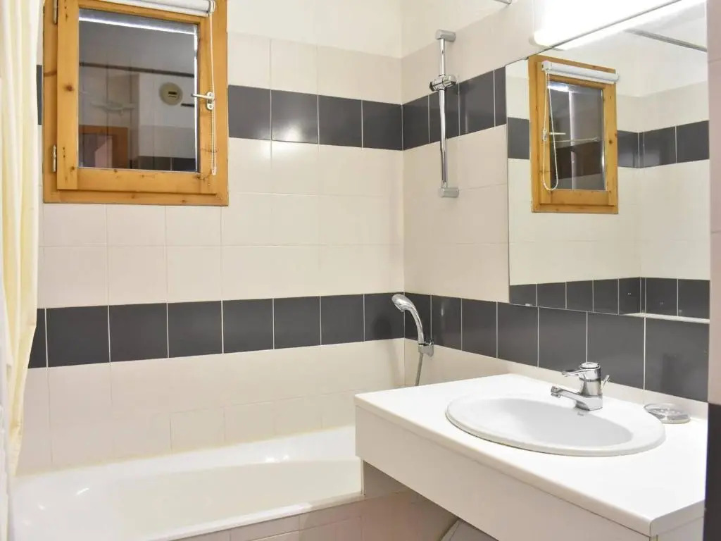 Appartement Méribel, 4 pièces, 8 personnes - FR-1-180-173