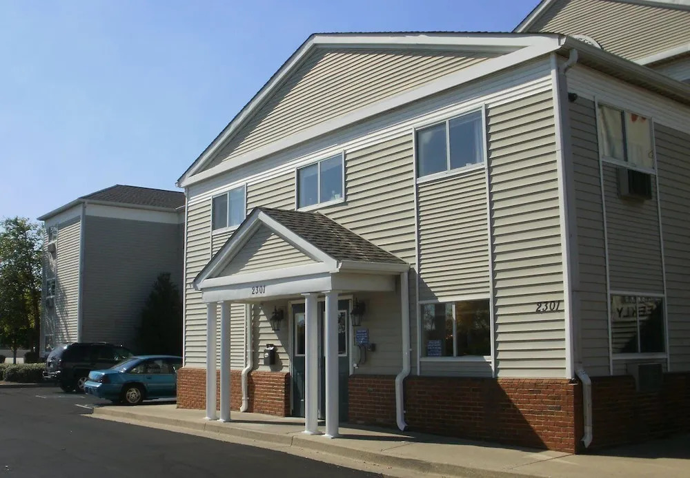 InTown Suites Extended Stay Indianapolis IN -I70 Post Drive