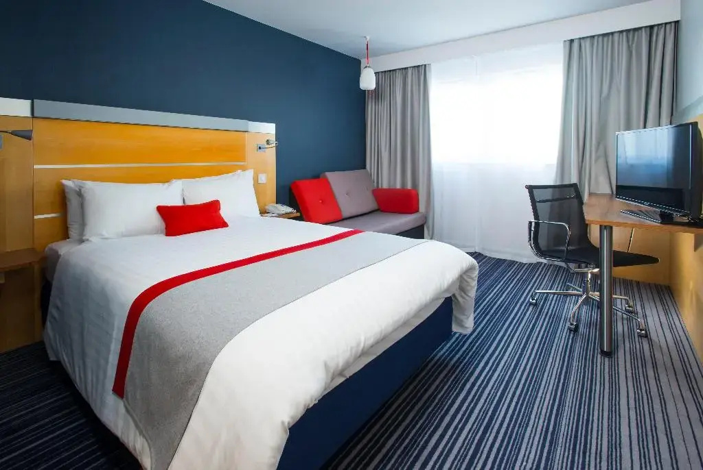 Holiday Inn Express London - Epsom Downs by IHG
