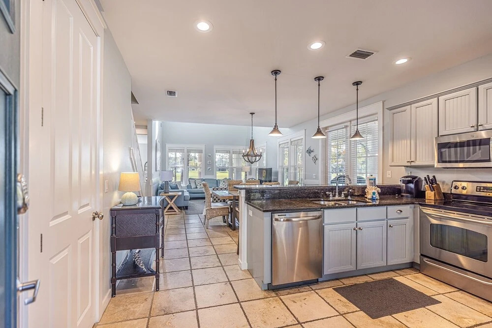 1282 Laurel Grove 3 Bedroom Home by RedAwning