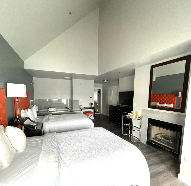 Tides Inn & Suites