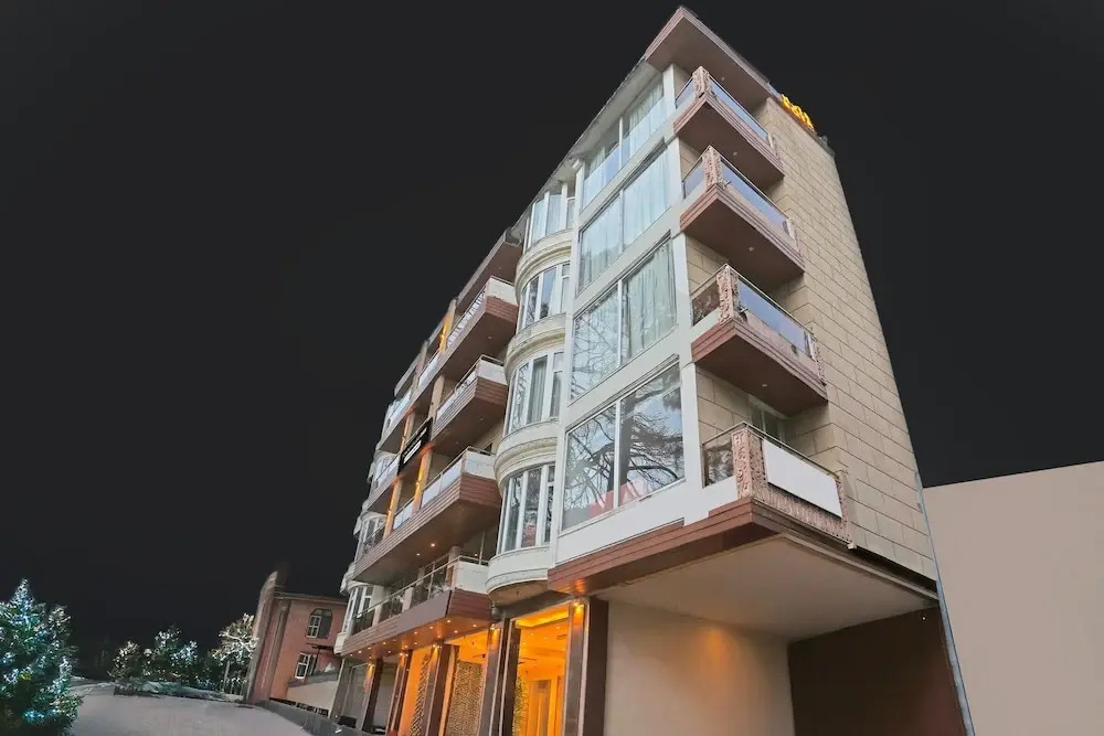 Stylish Room With Mesmerizing View Dharamshala