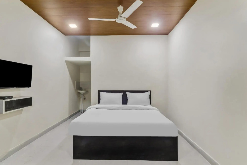 OYO 86527 Hotel Vijay Residency