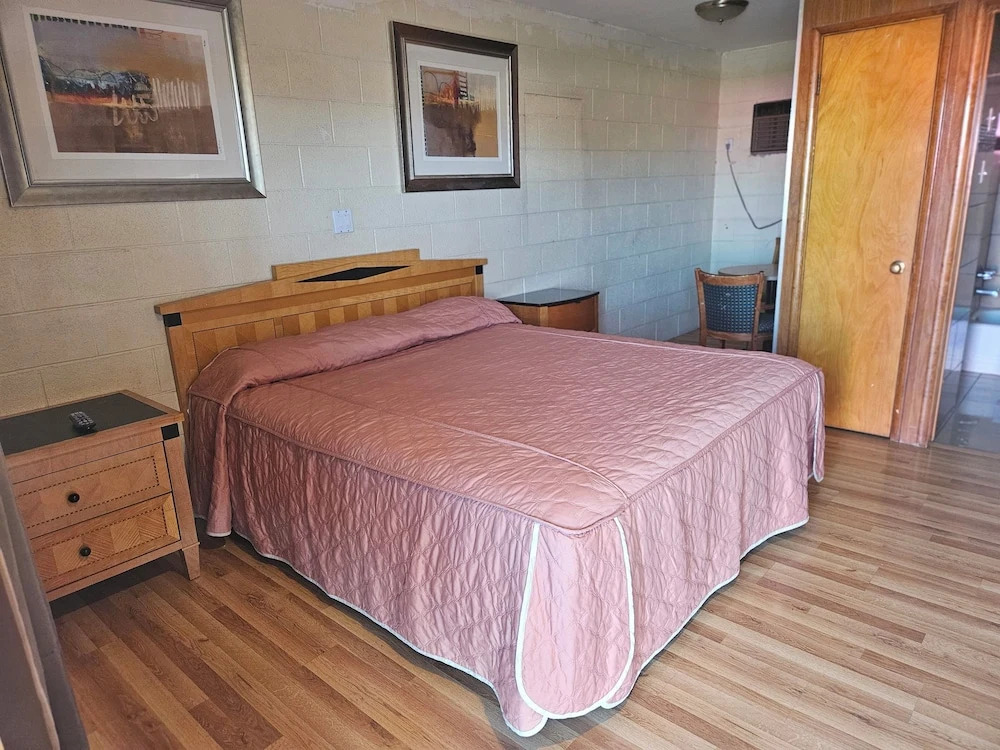 Branding Iron Motel