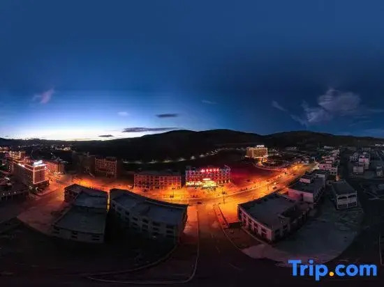Yunjin Hotel (Ganzi Litang 318 National Road Dongcheng Branch)