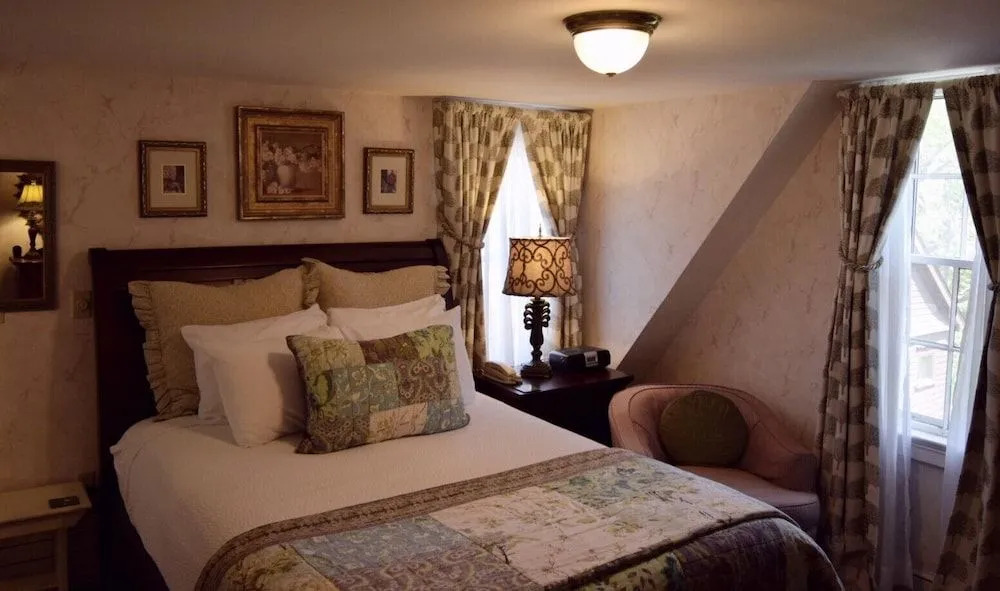 Ivy Lodge