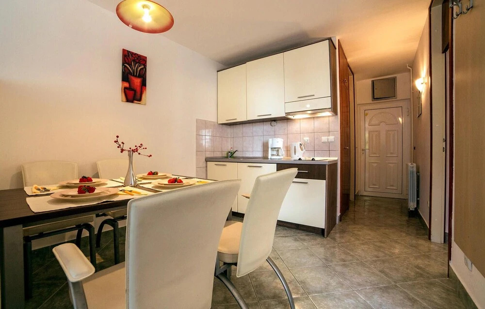 Stunning Apartment in Podstrana With 1 Bedrooms and Wifi