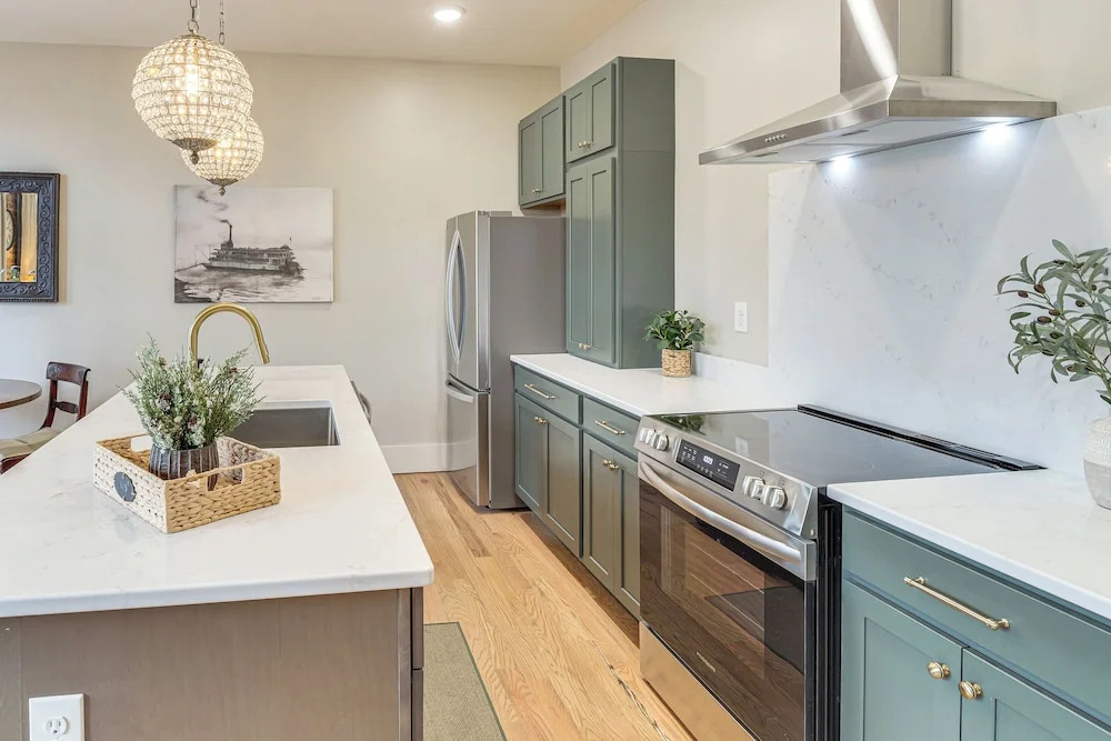 On Dtwn Square! Chic Lawrenceburg Condo w/ Balcony