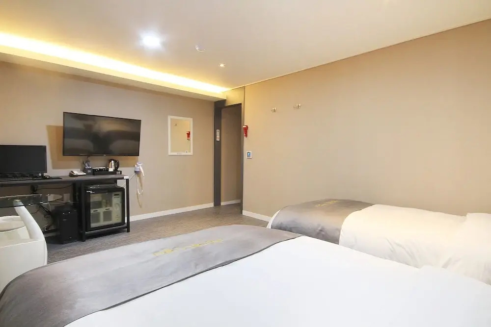 Yeosu Hotel You(여수 호텔 YOU)