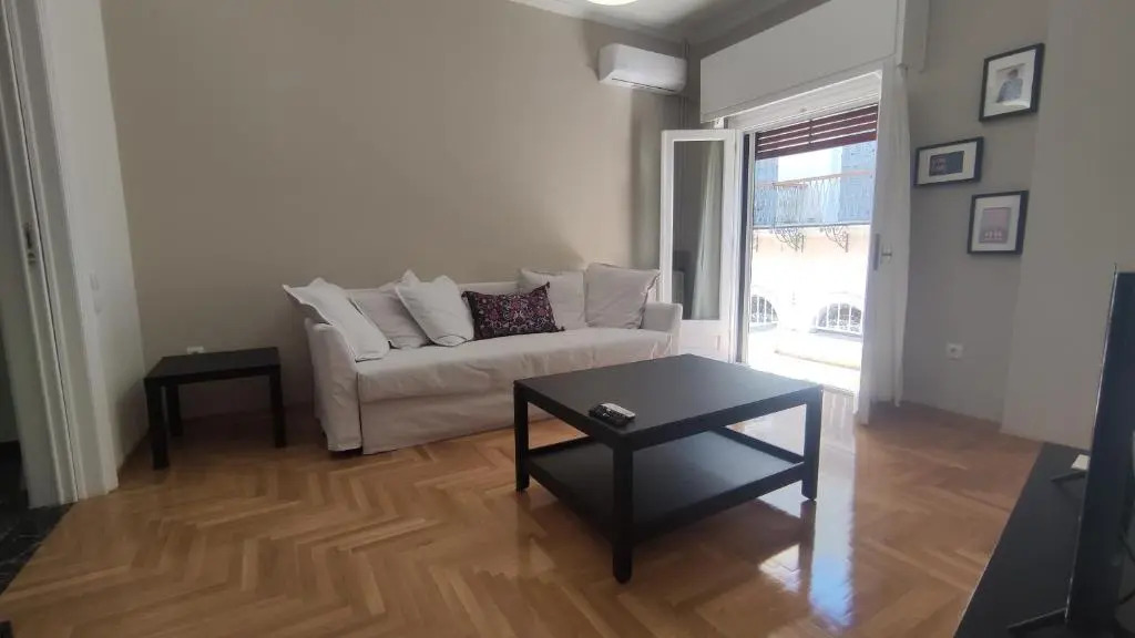 Sandy's apartment II
