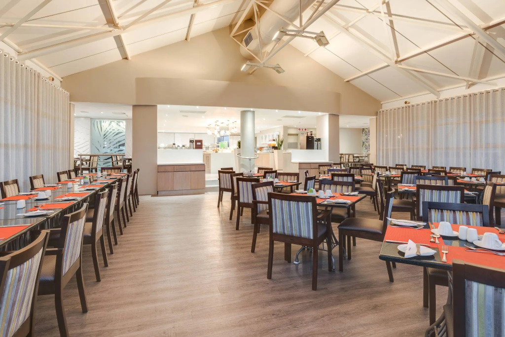 Protea Hotel by Marriott Karridene Beach