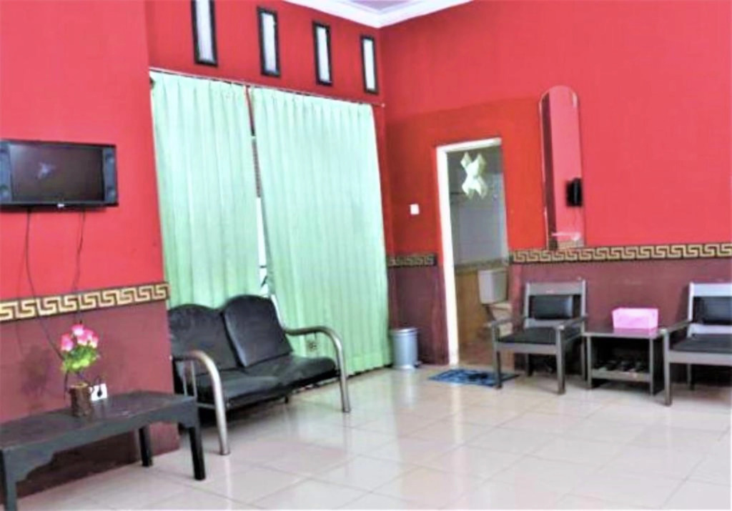 RedDoorz Syariah At Santana Stasiun Kepanjen