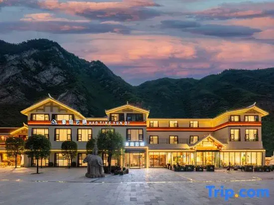 Haoting Yunqi Hotel (Jiuzhaigou Valley Scenic and Historic Interest Area Scenic Spot Store)