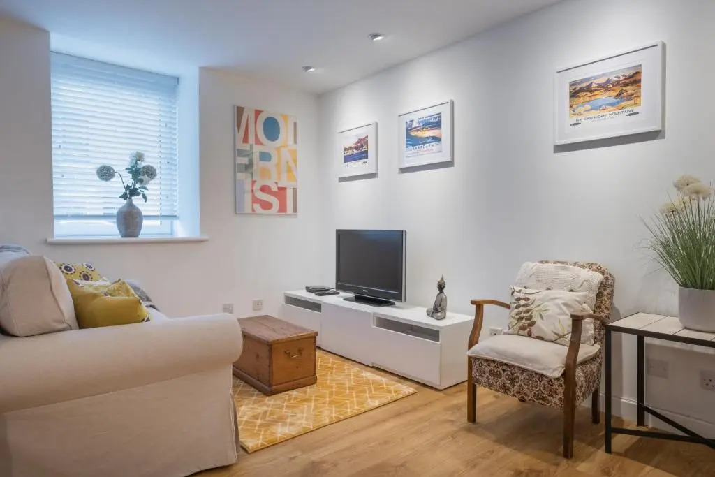 Stepping Stone Apartment