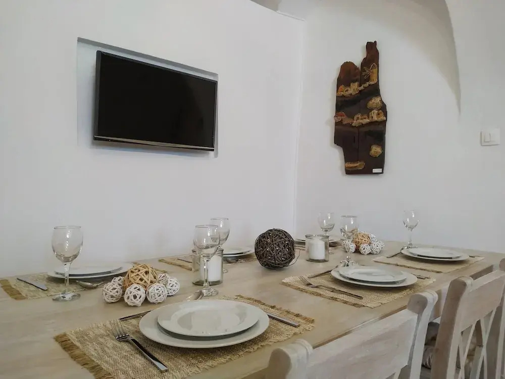 The Grand Cave House
