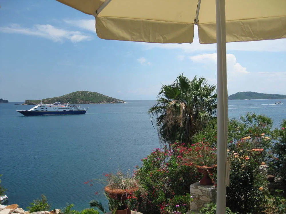Chrysoulas Guest House