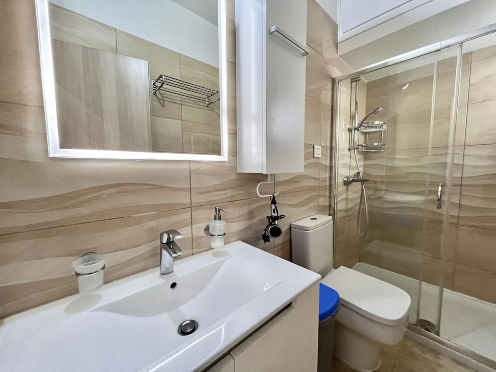 157 LIM - Stay Sunsea Studio