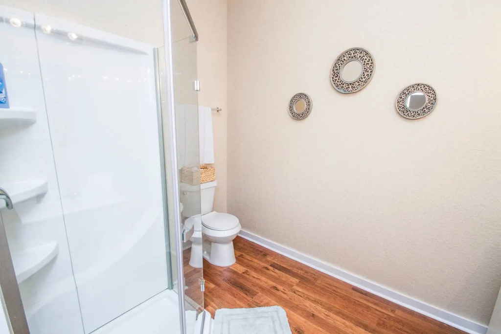 3BR/2BA Remodeled Apartment Near Downtown