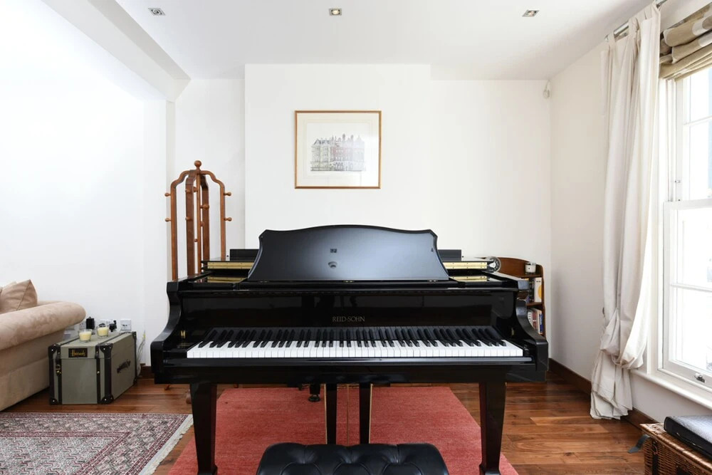 Stylish 2BR Home in Notting Hill