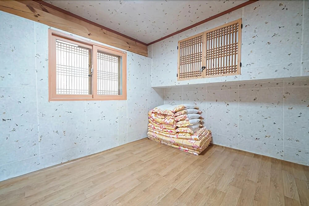 Hongchen Hanok Pine Scent Pension