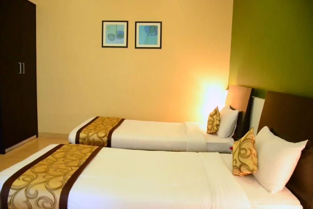 OYO 6002 Avezeekaa Corporate Residency